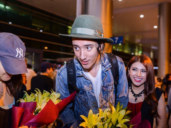 Chàng trai gốc Việt "gây sốt" tại The Voice Mỹ đã có mặt tại Việt Nam ảnh 1 Chàng trai gốc Việt "gây sốt" tại The Voice Mỹ đã có mặt tại Việt Nam ảnh 1