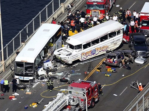 Audio 27-9-2015: Không có sinh viên Việt Nam nào tử vong trong vụ tai nạn xe buýt ở Seattle, Mỹ ảnh 4 Audio 27-9-2015: Không có sinh viên Việt Nam nào tử vong trong vụ tai nạn xe buýt ở Seattle, Mỹ ảnh 4