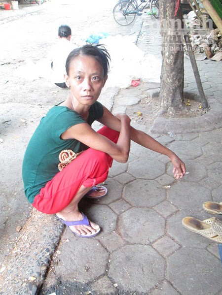Kiếp không nhà và những người đàn bà nghèo… hút thuốc ảnh 6 Kiếp không nhà và những người đàn bà nghèo… hút thuốc ảnh 6