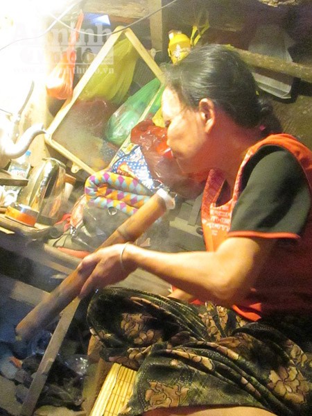 Kiếp không nhà và những người đàn bà nghèo… hút thuốc ảnh 5 Kiếp không nhà và những người đàn bà nghèo… hút thuốc ảnh 5