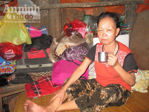 Kiếp không nhà và những người đàn bà nghèo… hút thuốc ảnh 2 Kiếp không nhà và những người đàn bà nghèo… hút thuốc ảnh 2