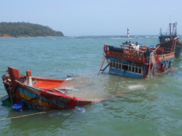 Audio 13-10-2015: Về 10 ngư dân gặp nạn ở Hoàng Sa và việc Nato sẵn sàng đàm phán với Nga ảnh 2 Audio 13-10-2015: Về 10 ngư dân gặp nạn ở Hoàng Sa và việc Nato sẵn sàng đàm phán với Nga ảnh 2