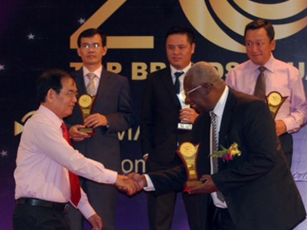 Tân Hiệp Phát - Doanh nghiệp duy nhất ngành giải khát được công nhận "Top Brands 2015" ảnh 1 Tân Hiệp Phát - Doanh nghiệp duy nhất ngành giải khát được công nhận "Top Brands 2015" ảnh 1