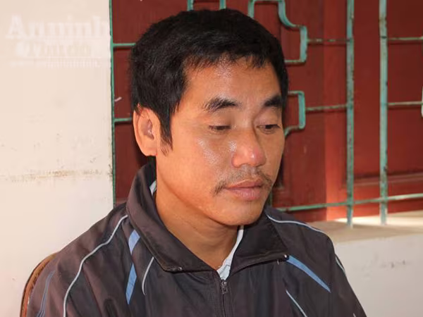Nằm ôm con trên giường, vợ bị chồng cầm dao xông vào cứa cổ ảnh 2 Nằm ôm con trên giường, vợ bị chồng cầm dao xông vào cứa cổ ảnh 2