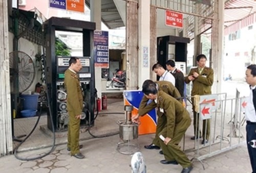 Audio 31-12-2015: Cháy chợ Phủ Lý - Hà Nam, 300 gian hàng bị thiêu rụi ảnh 2 Audio 31-12-2015: Cháy chợ Phủ Lý - Hà Nam, 300 gian hàng bị thiêu rụi ảnh 2