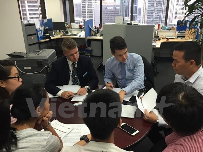Audio 8-1-2016: Đại sứ Việt Nam tại Australia trấn an du học sinh sau vụ lừa đảo vé máy bay ảnh 2 Audio 8-1-2016: Đại sứ Việt Nam tại Australia trấn an du học sinh sau vụ lừa đảo vé máy bay ảnh 2