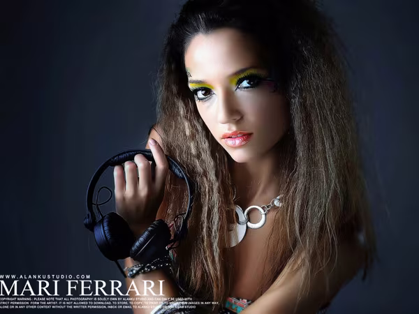 Mari Ferrari - DJ quyến rũ và gợi cảm nhất thế giới đến Việt Nam ảnh 1 Mari Ferrari - DJ quyến rũ và gợi cảm nhất thế giới đến Việt Nam ảnh 1