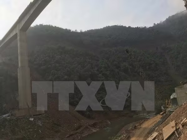 Audio 14-1-2016: Điều tra vụ "tàu lạ" đâm chìm tàu cá Bình Định trên ngư trường Hoàng Sa ảnh 3 Audio 14-1-2016: Điều tra vụ "tàu lạ" đâm chìm tàu cá Bình Định trên ngư trường Hoàng Sa ảnh 3
