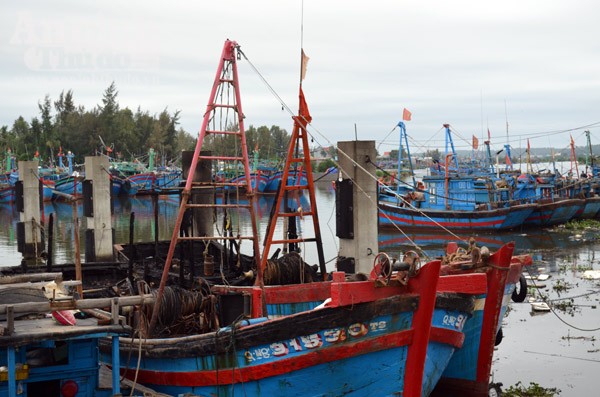 Cháy 2 tàu cá trị giá hơn 1 tỉ đồng, ngư dân lâm cảnh trắng tay ảnh 1 Cháy 2 tàu cá trị giá hơn 1 tỉ đồng, ngư dân lâm cảnh trắng tay ảnh 1
