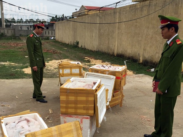 Xe khách vận chuyển hơn nửa tấn thịt chó, mèo bốc mùi hôi thối ảnh 1 Xe khách vận chuyển hơn nửa tấn thịt chó, mèo bốc mùi hôi thối ảnh 1