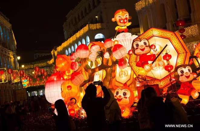 Không khí năm mới 2016 rộn ràng khắp các nước Châu Á ảnh 4