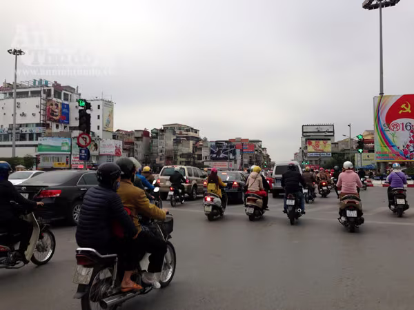 Đường phố Hà Nội thông thoáng trong ngày làm việc đầu tiên của năm mới Bính Thân ảnh 3 Đường phố Hà Nội thông thoáng trong ngày làm việc đầu tiên của năm mới Bính Thân ảnh 3