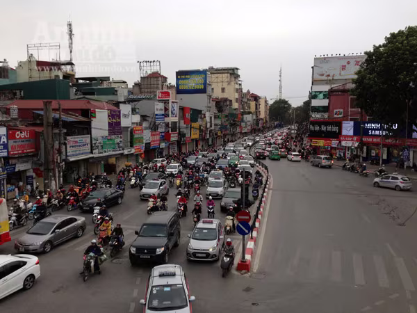 Đường phố Hà Nội thông thoáng trong ngày làm việc đầu tiên của năm mới Bính Thân ảnh 6 Đường phố Hà Nội thông thoáng trong ngày làm việc đầu tiên của năm mới Bính Thân ảnh 6