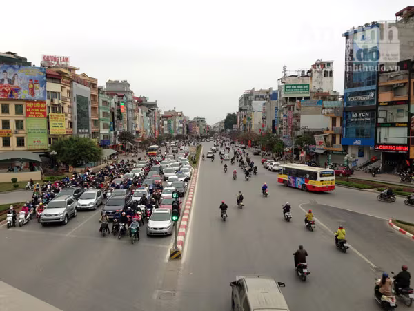 Đường phố Hà Nội thông thoáng trong ngày làm việc đầu tiên của năm mới Bính Thân ảnh 5 Đường phố Hà Nội thông thoáng trong ngày làm việc đầu tiên của năm mới Bính Thân ảnh 5