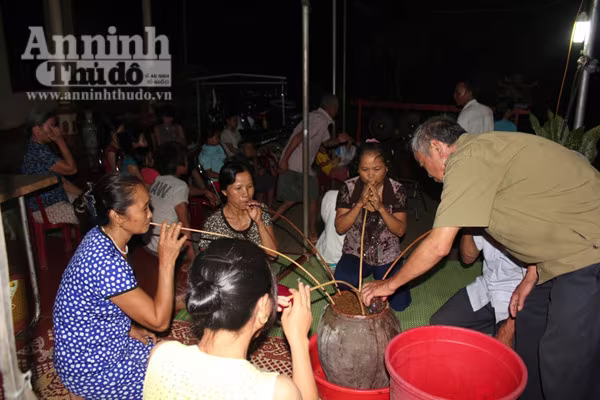 Người đàn ông làm "sống lại" văn hóa cồng chiêng của người Thổ ảnh 5 Người đàn ông làm "sống lại" văn hóa cồng chiêng của người Thổ ảnh 5