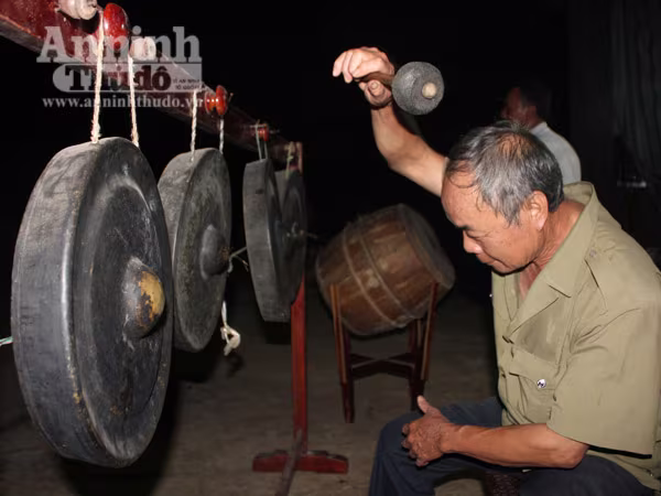 Người đàn ông làm "sống lại" văn hóa cồng chiêng của người Thổ ảnh 2 Người đàn ông làm "sống lại" văn hóa cồng chiêng của người Thổ ảnh 2