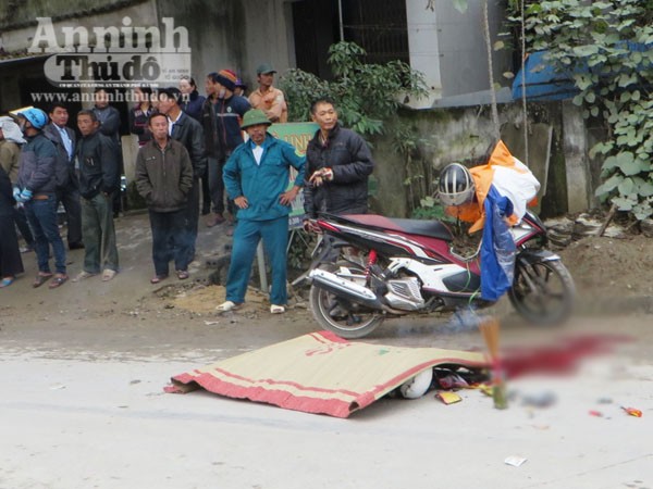 Truy tìm xe ô tô cán chết người phụ nữ rồi bỏ trốn khỏi hiện trường ảnh 1 Truy tìm xe ô tô cán chết người phụ nữ rồi bỏ trốn khỏi hiện trường ảnh 1