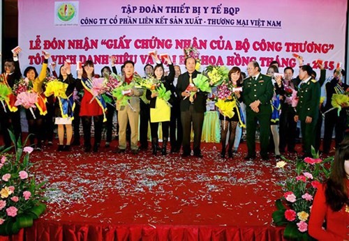 Audio 25-2-2016: Bắt giam đối tượng "nã" súng vào hai cửa hàng bán ô tô ảnh 2 Audio 25-2-2016: Bắt giam đối tượng "nã" súng vào hai cửa hàng bán ô tô ảnh 2