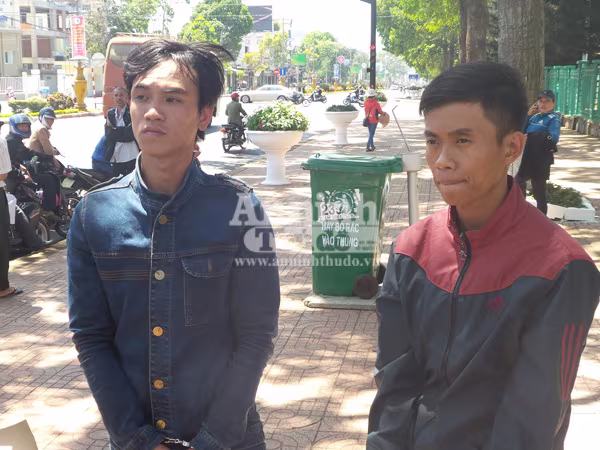 Nhóm cướp manh động, cắt đứt gân tay một cô gái để cướp tài sản ảnh 1 Nhóm cướp manh động, cắt đứt gân tay một cô gái để cướp tài sản ảnh 1