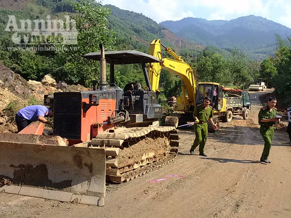 Xe ủi công trình cán chết công nhân ảnh 1 Xe ủi công trình cán chết công nhân ảnh 1
