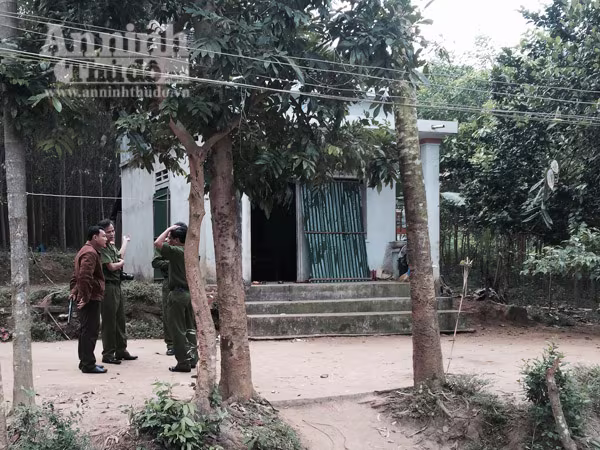 Bé trai 8 tuổi bị cha chém 9 nhát vào đầu, cổ gây tử vong ảnh 1 Bé trai 8 tuổi bị cha chém 9 nhát vào đầu, cổ gây tử vong ảnh 1