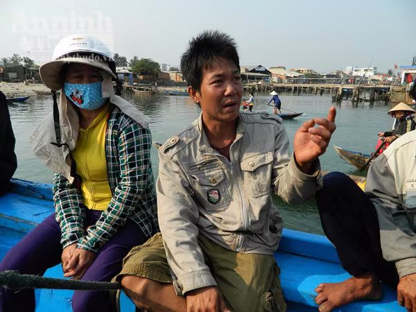 Ngư dân Quảng Nam kể lại vụ tàu Trung Quốc cướp phá tàu cá ảnh 5 Ngư dân Quảng Nam kể lại vụ tàu Trung Quốc cướp phá tàu cá ảnh 5