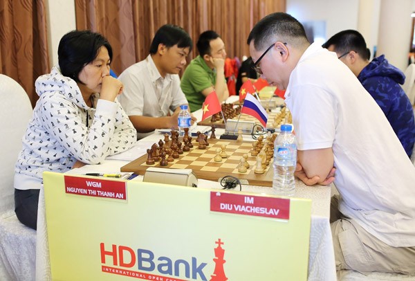 Ngày thi đấu thứ 2 giải Cờ vua Quốc tế HDBank: Đẳng cấp lên tiếng ảnh 3 Ngày thi đấu thứ 2 giải Cờ vua Quốc tế HDBank: Đẳng cấp lên tiếng ảnh 3
