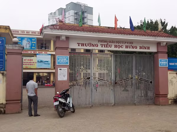 Thầy giáo dạy tin học bị tố dâm ô nhiều học sinh lớp 3 ảnh 1 Thầy giáo dạy tin học bị tố dâm ô nhiều học sinh lớp 3 ảnh 1
