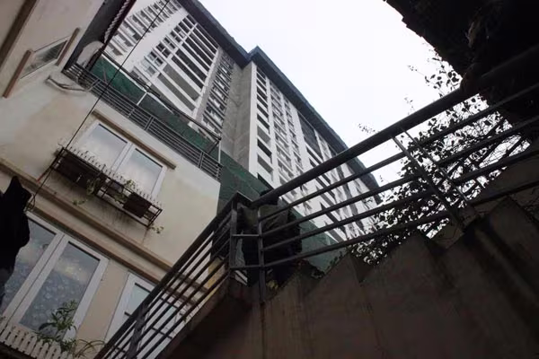 Dân kêu cứu tại dự án 8B Lê Trực ảnh 1 Dân kêu cứu tại dự án 8B Lê Trực ảnh 1