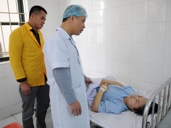 Mổ cấp cứu tại nhà trong đêm, cứu sống bệnh nhân nguy kịch bị vỡ thai ngoài tử cung ảnh 1 Mổ cấp cứu tại nhà trong đêm, cứu sống bệnh nhân nguy kịch bị vỡ thai ngoài tử cung ảnh 1