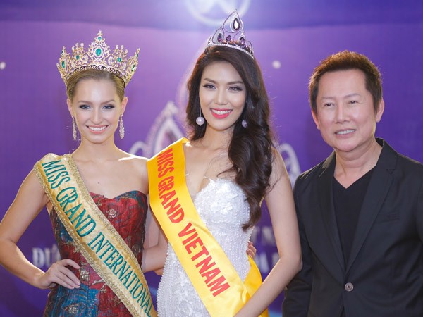 Chủ tịch Miss Grand International "thân chinh" sang Việt Nam mời Lan Khuê tham gia cuộc thi 2016 ảnh 3 Chủ tịch Miss Grand International "thân chinh" sang Việt Nam mời Lan Khuê tham gia cuộc thi 2016 ảnh 3