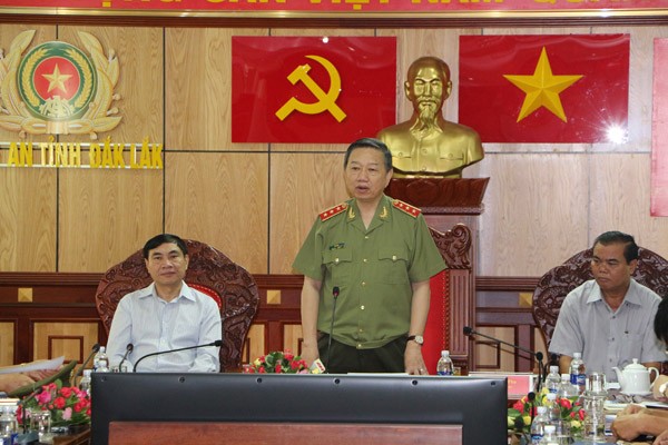 Thượng tướng Tô Lâm, Bộ trưởng Bộ Công an thăm và làm việc tại Công an tỉnh Đắk Lắk ảnh 2 Thượng tướng Tô Lâm, Bộ trưởng Bộ Công an thăm và làm việc tại Công an tỉnh Đắk Lắk ảnh 2