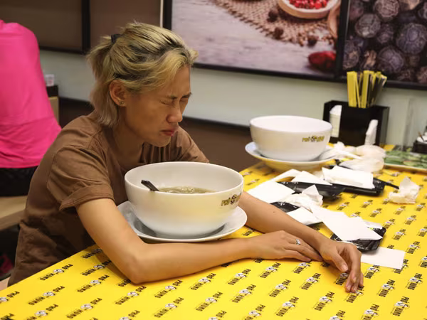 Thí sinh Cuộc đua kỳ thú "phồng mồm, trợn mắt" ăn bát phở dành cho 4 người ảnh 10 Thí sinh Cuộc đua kỳ thú "phồng mồm, trợn mắt" ăn bát phở dành cho 4 người ảnh 10