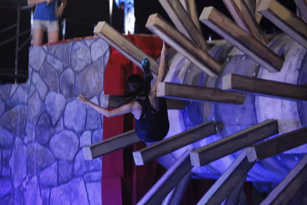 Nhã Phương đọ sức cùng Diễm My 9x trong gameshow "nguy hiểm" Sasuke  ảnh 7 Nhã Phương đọ sức cùng Diễm My 9x trong gameshow "nguy hiểm" Sasuke  ảnh 7