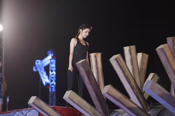 Nhã Phương đọ sức cùng Diễm My 9x trong gameshow "nguy hiểm" Sasuke  ảnh 6 Nhã Phương đọ sức cùng Diễm My 9x trong gameshow "nguy hiểm" Sasuke  ảnh 6