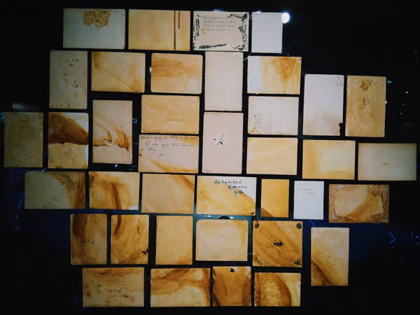 Triển lãm – sắp đặt "Qua": Ám ảnh của họa sĩ tha hương ảnh 7