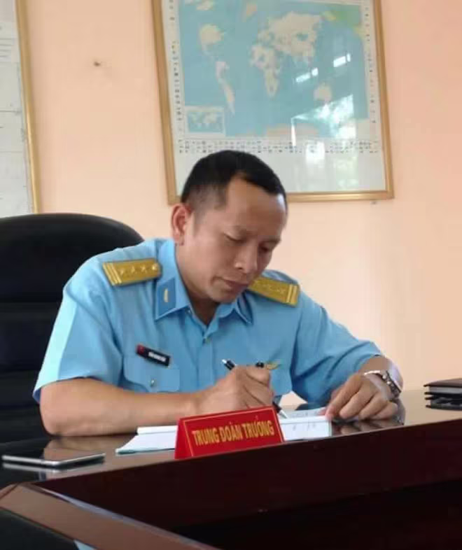 Những hình ảnh không bao giờ quên của phi công Thượng tá Trần Quang Khải ảnh 3 Những hình ảnh không bao giờ quên của phi công Thượng tá Trần Quang Khải ảnh 3