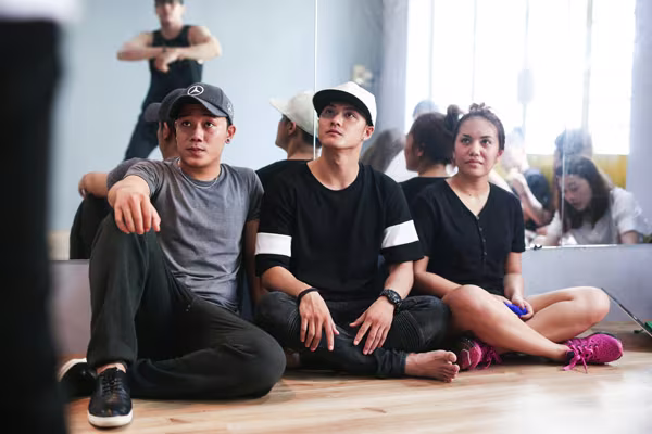 Top 8 Idol miệt mài tập luyện vũ đạo, chinh phục dòng nhạc EDM ảnh 8