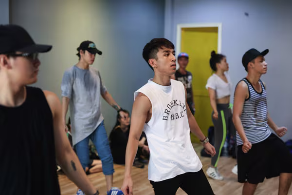 Top 8 Idol miệt mài tập luyện vũ đạo, chinh phục dòng nhạc EDM ảnh 2