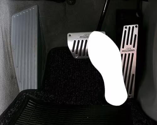 Dành cho người mới tập xe: Làm gì để khỏi nhầm chân ga với chân phanh? ảnh 5