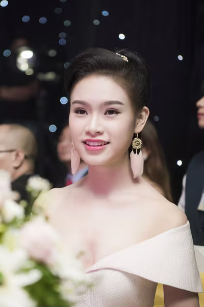 Ngắm nhan sắc tuyệt đẹp của top 30 Hoa hậu Việt Nam 2016 ảnh 13