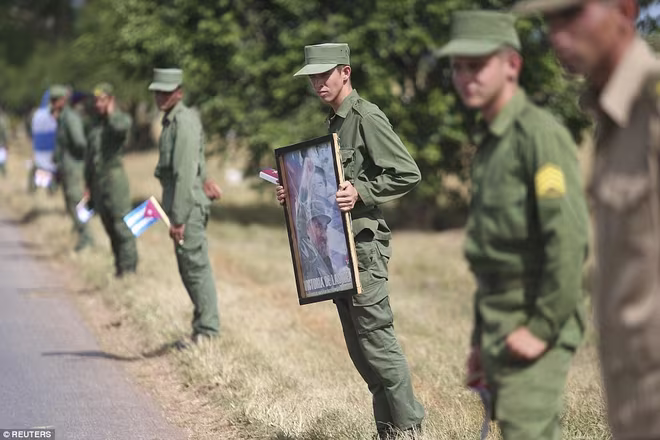 Hành trình cuối cùng của lãnh tụ Fidel Castro về nơi an nghỉ ảnh 10 Hành trình cuối cùng của lãnh tụ Fidel Castro về nơi an nghỉ ảnh 10