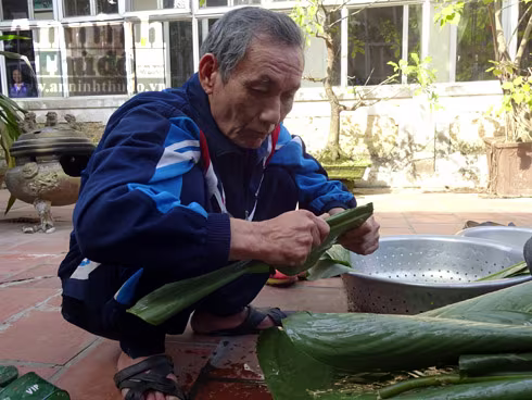 Tâm sự nhói lòng của các cụ già quyết không về nhà đón Tết ảnh 4