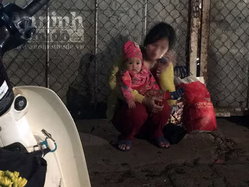 Trắng đêm ở chợ hoa Quảng Bá ngày cận Tết ảnh 8 Trắng đêm ở chợ hoa Quảng Bá ngày cận Tết ảnh 8