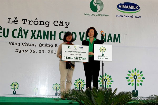 Quỹ 1 triệu cây xanh cho Việt Nam trồng cây tại khu mộ Đại tướng Võ Nguyên Giáp ảnh 2 Quỹ 1 triệu cây xanh cho Việt Nam trồng cây tại khu mộ Đại tướng Võ Nguyên Giáp ảnh 2