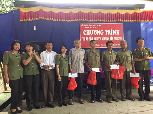 Mang niềm vui tới những miền xa ảnh 3 Mang niềm vui tới những miền xa ảnh 3