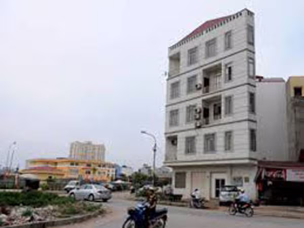 Chuyện hài và cả nỗi khổ tâm của nhà siêu mỏng, siêu méo ảnh 1 Chuyện hài và cả nỗi khổ tâm của nhà siêu mỏng, siêu méo ảnh 1