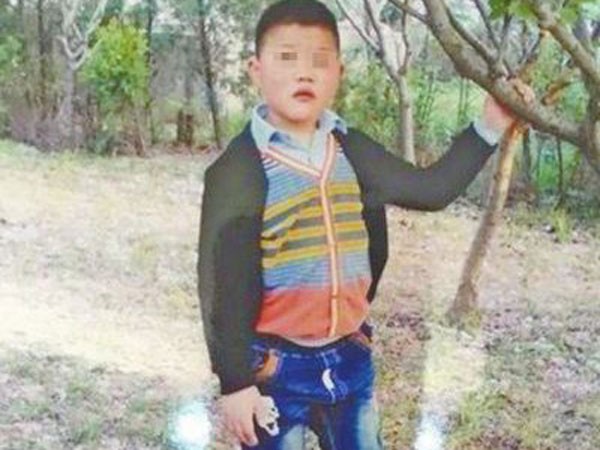 Bé trai đi lạc chết thảm vì thói tắc trách của cả loạt công chức ảnh 1 Bé trai đi lạc chết thảm vì thói tắc trách của cả loạt công chức ảnh 1