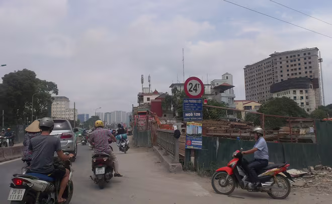 Dự án đường vành đai 2, đoạn Ngã Tư Sở - Ngã Tư Vọng: Không dễ thông xe trong năm 2015 ảnh 1 Dự án đường vành đai 2, đoạn Ngã Tư Sở - Ngã Tư Vọng: Không dễ thông xe trong năm 2015 ảnh 1