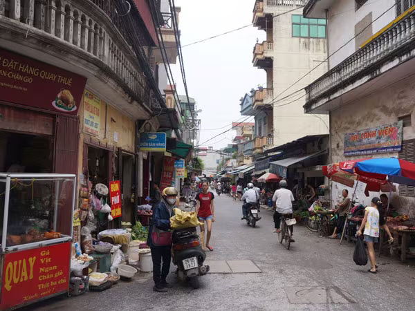 Phường Định Công, Hoàng Mai: Loay hoay giải quyết chợ tạm ảnh 1 Phường Định Công, Hoàng Mai: Loay hoay giải quyết chợ tạm ảnh 1